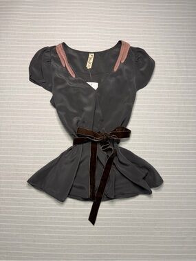 Floreat Charcoal Wrap Peplum Top – Size 6 🤎